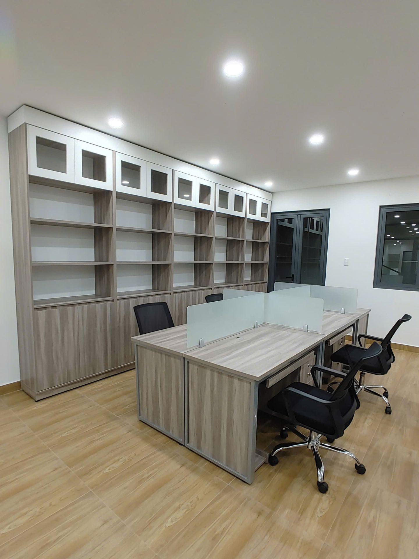 Bàn làm việc 05